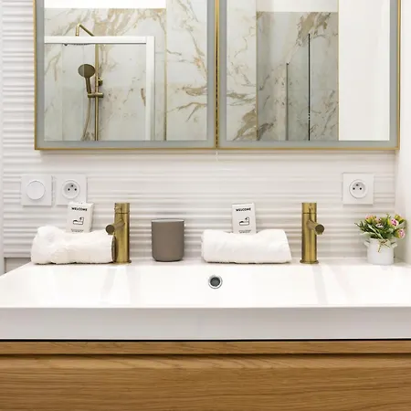 Wehost D2 - Smart & Chic Loft, 3 Mins To Beaches