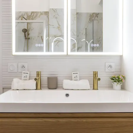 Wehost D2 - Smart & Chic Loft, 3 Mins To Beaches Apartment