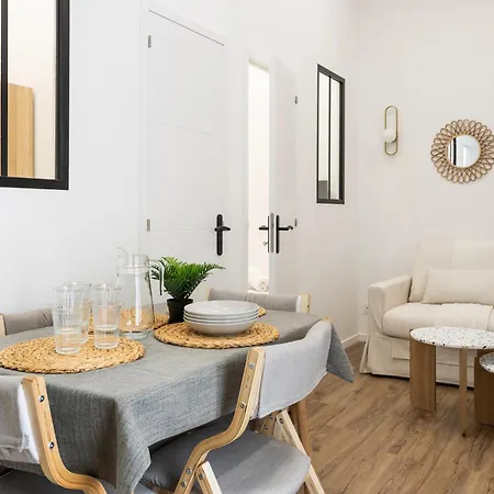 Wehost D2 - Smart & Chic Loft, 3 Mins To Beaches