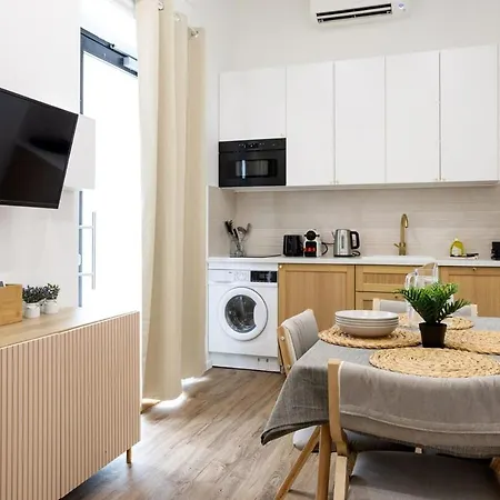 Wehost D2 - Smart & Chic Loft, 3 Mins To Beaches * Ницца
