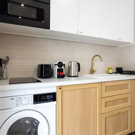 Wehost D2 - Smart & Chic Loft, 3 Mins To Beaches 尼斯