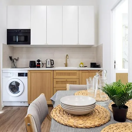 Wehost D2 - Smart & Chic Loft, 3 Mins To Beaches * Niza