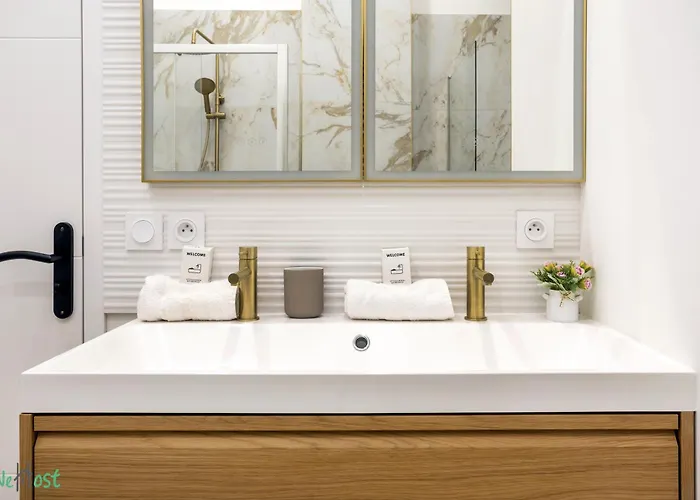 Wehost D2 - Smart & Chic Loft, 3 Mins To Beaches