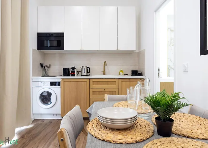 Wehost D2 - Smart & Chic Loft, 3 Mins To Beaches Apartment *