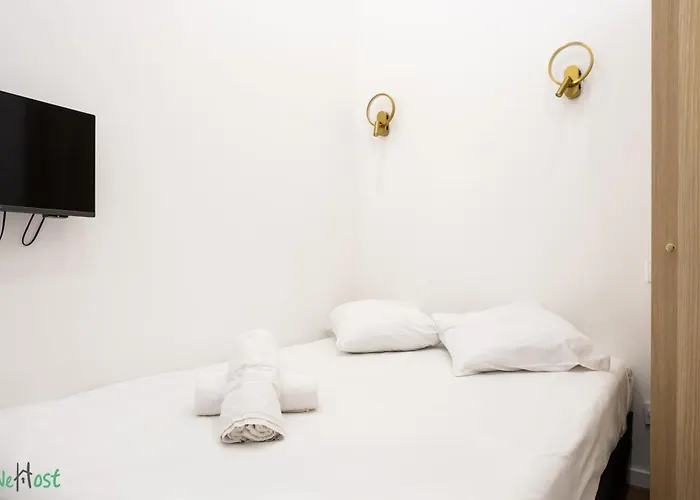 Apartment Wehost D2 - Smart & Chic Loft, 3 Mins To Beaches *