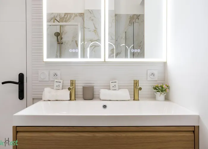 Wehost D2 - Smart & Chic Loft, 3 Mins To Beaches Apartment