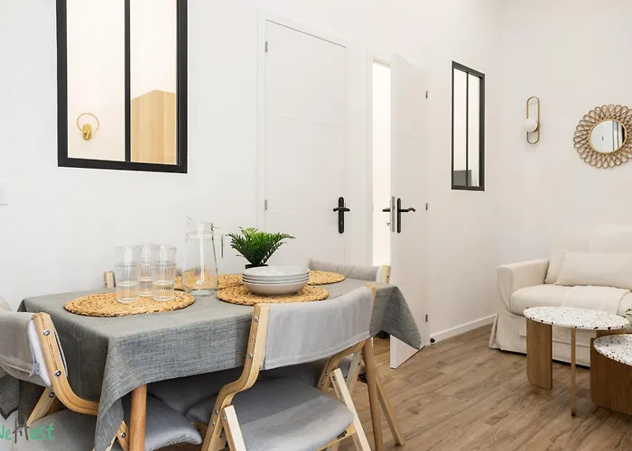 Wehost D2 - Smart & Chic Loft, 3 Mins To Beaches Apartment