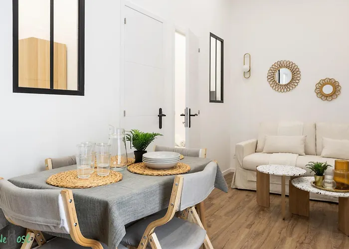 Wehost D2 - Smart & Chic Loft, 3 Mins To Beaches