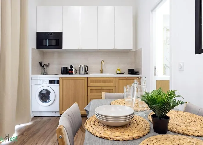 Wehost D2 - Smart & Chic Loft, 3 Mins To Beaches * Ницца