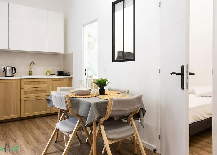 Wehost D2 - Smart & Chic Loft, 3 Mins To Beaches *