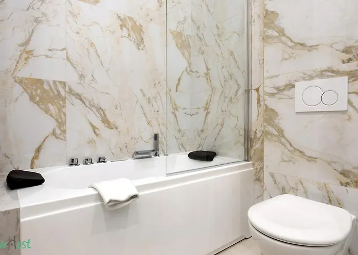 Wehost D2 - Smart & Chic Loft, 3 Mins To Beaches *