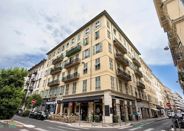 Wehost D2 - Smart & Chic Loft, 3 Mins To Beaches