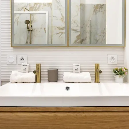 Wehost D2 - Smart & Chic Loft, 3 Mins To Beaches